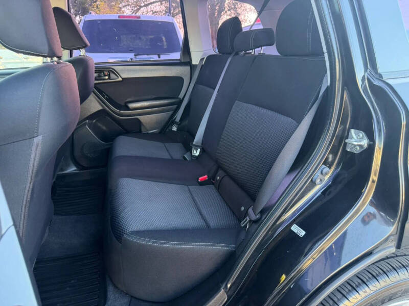 2016 Subaru Forester 2.5i