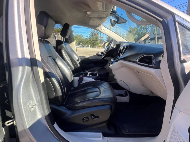 2018 Chrysler Pacifica Touring L