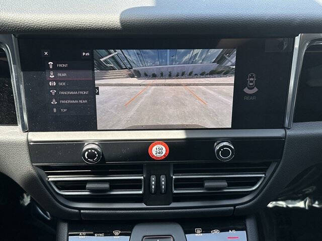 2025 Porsche Macan