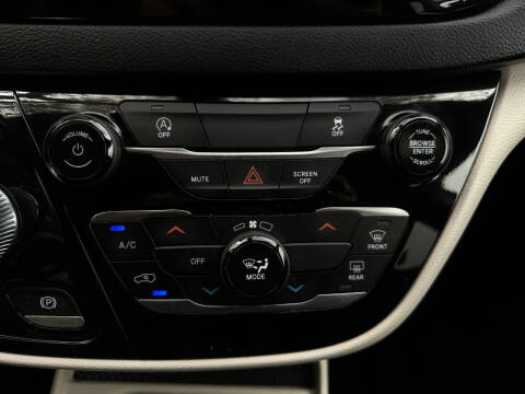 2020 Chrysler Voyager LXi