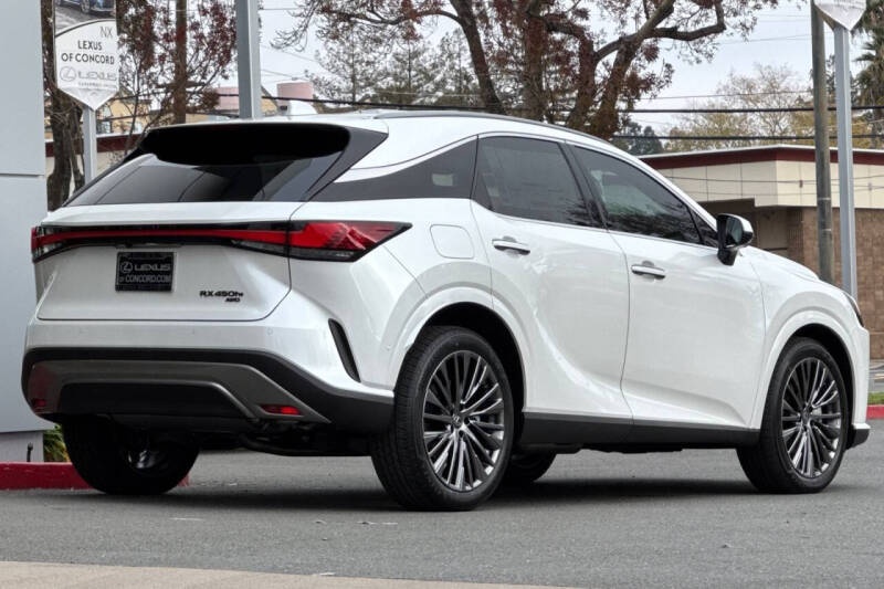 2026 Lexus RX 450h+ Luxury