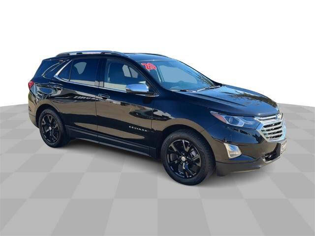 Used 2020 Chevrolet Equinox Premier with VIN 2GNAXNEV5L6282706 for sale in Waterloo, IA