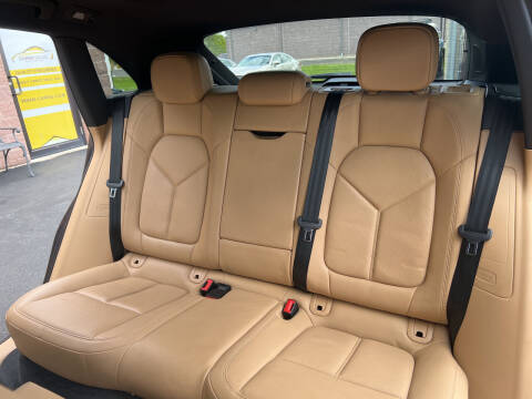 2017 Porsche Macan S