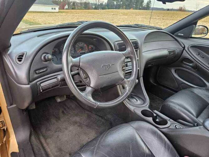 2000 Ford Mustang GT