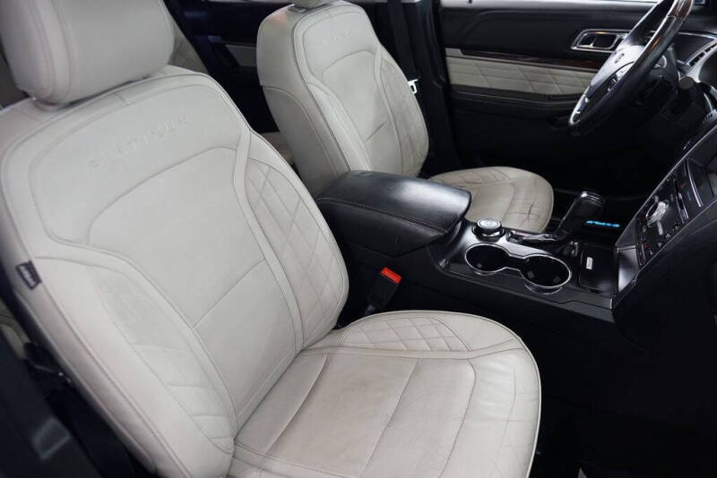 2017 Ford Explorer Platinum