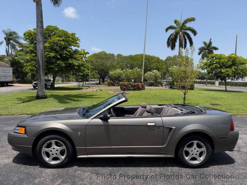 2002 Ford Mustang Deluxe