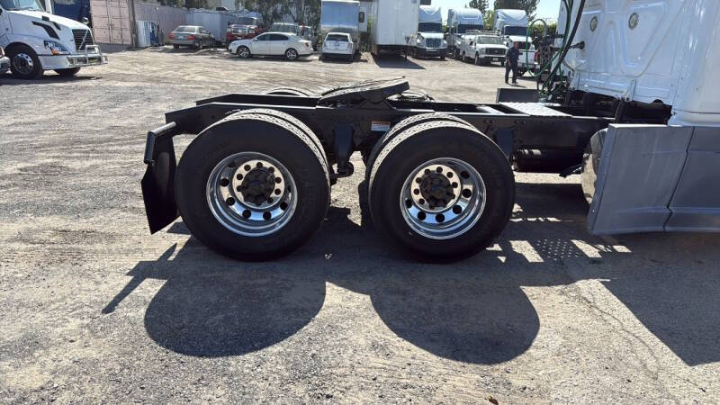 2019 Freightliner Cascadia