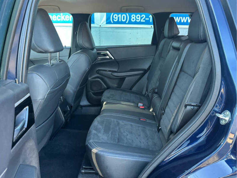 2023 Mitsubishi Outlander SE