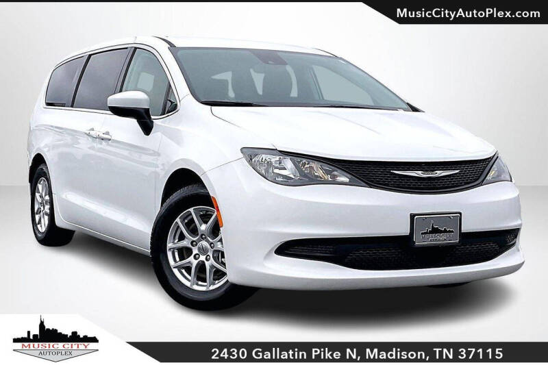 2023 Chrysler Voyager LX