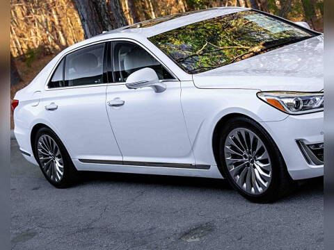 2017 Genesis G90