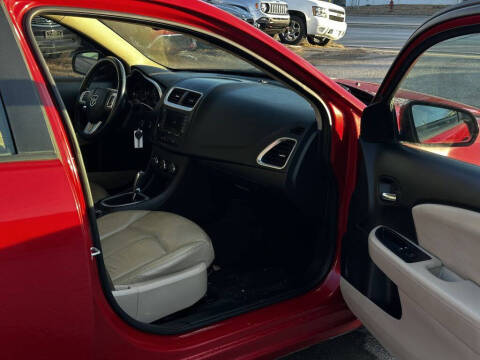 2011 Dodge Avenger Lux