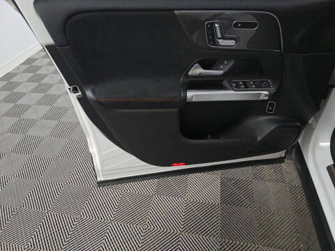 2023 Mercedes-Benz GLB GLB 250