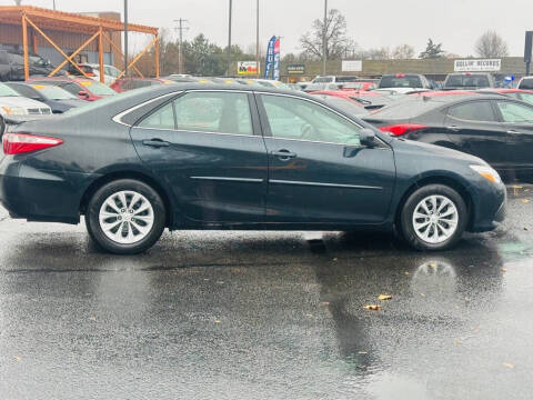 2016 Toyota Camry LE