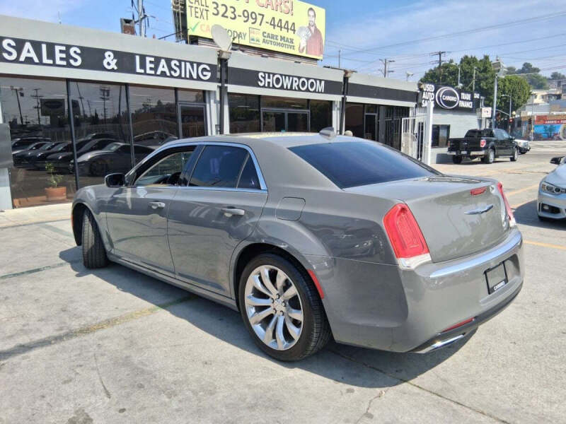 2017 Chrysler 300 Limited