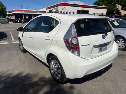 2014 Toyota Prius c One
