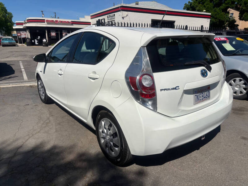 2014 Toyota Prius c One