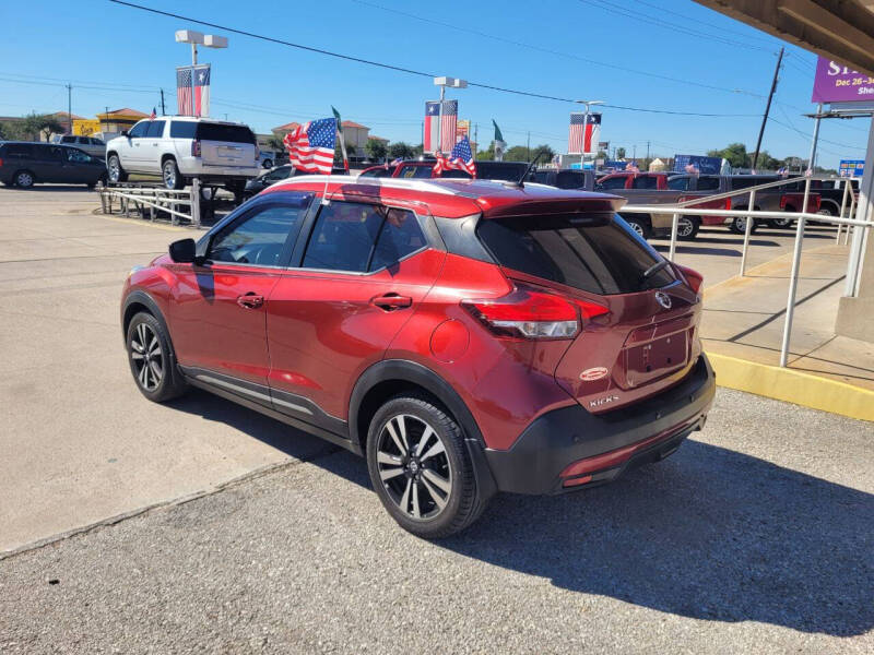 2020 Nissan Kicks SR