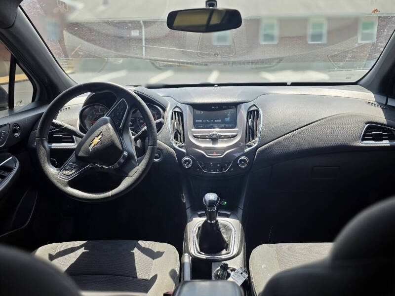2017 Chevrolet Cruze LT Manual