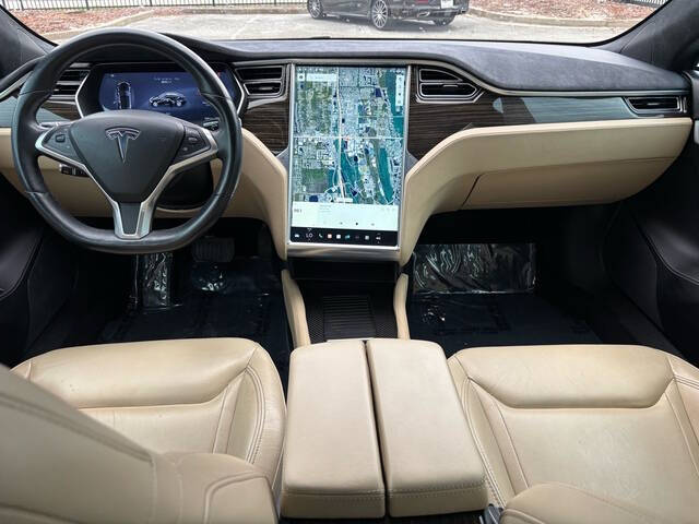 2015 Tesla Model S 7