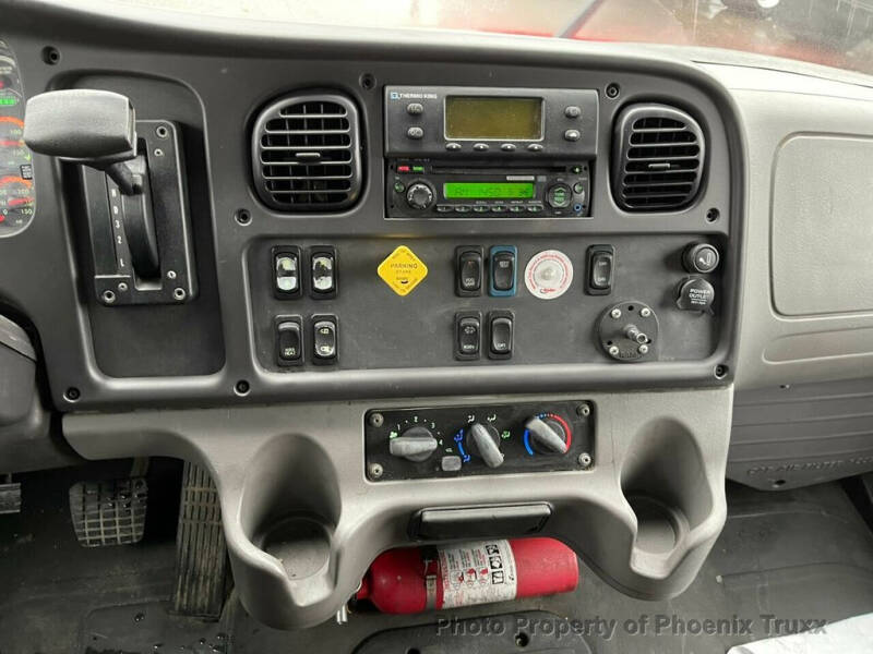 2015 Freightliner M2 106