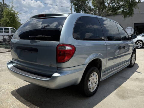 2004 Dodge Grand Caravan SE
