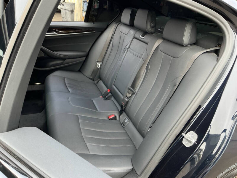 2022 BMW 5 Series 530e