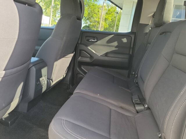 2022 Nissan Frontier SV