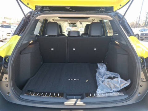 2025 Nissan Kicks SR