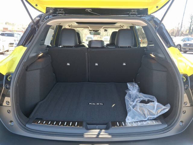 2025 Nissan Kicks SR