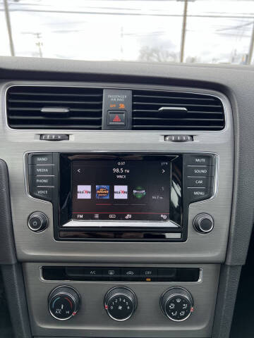 2015 Volkswagen Golf TSI S