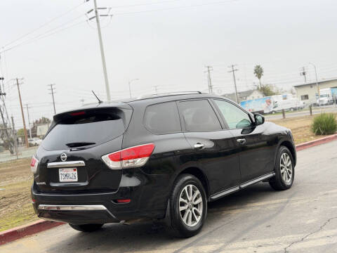 2016 Nissan Pathfinder SV