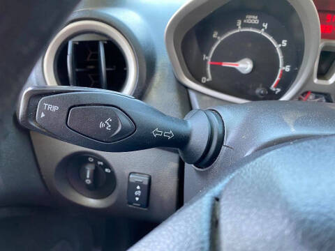 2011 Ford Fiesta SES