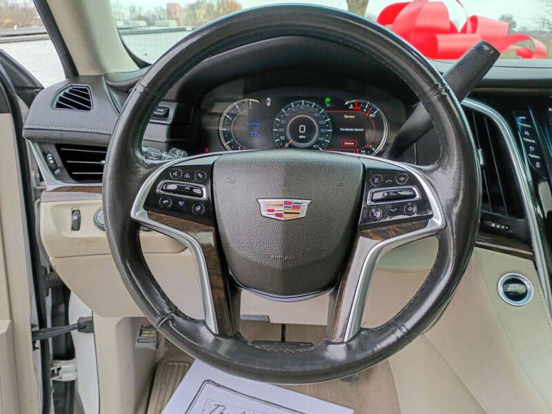 2018 Cadillac Escalade Luxury