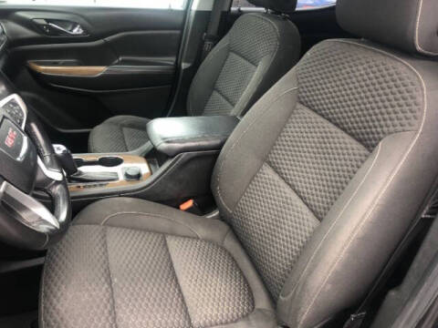 2017 GMC Acadia SLE-2