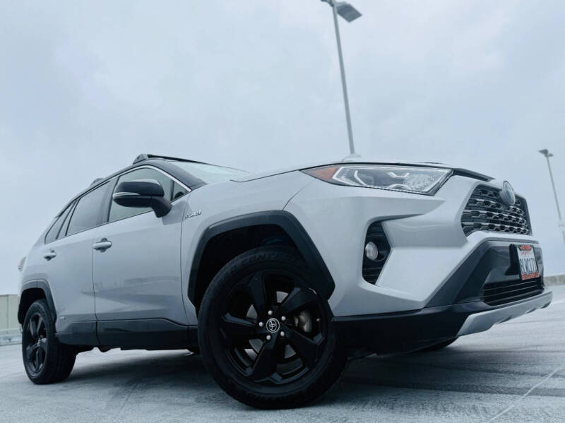 2019 Toyota RAV4 XSE photo 5