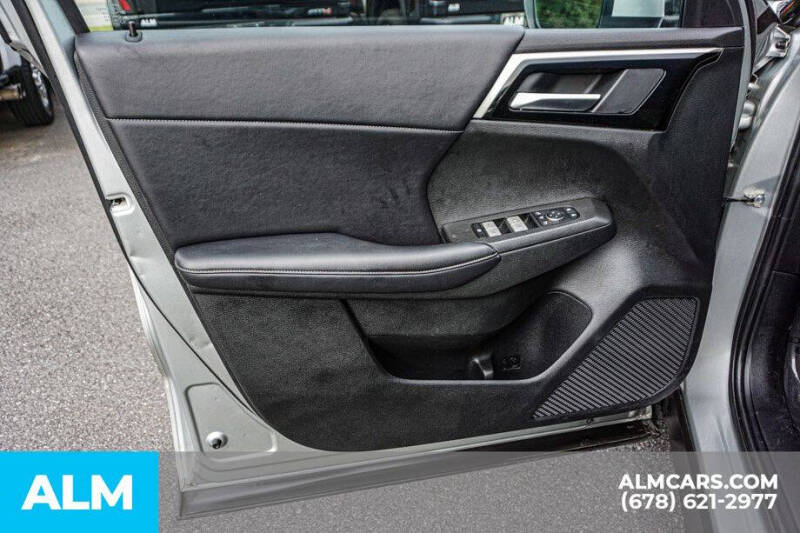 2023 Mitsubishi Outlander SE