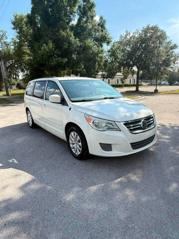 2012 Volkswagen Routan SE