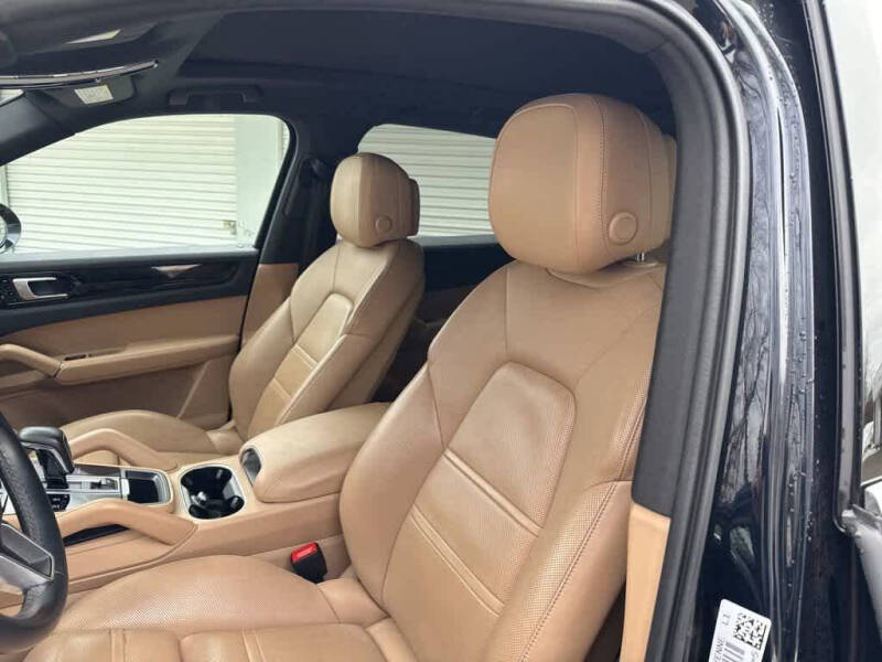 2020 Porsche Cayenne E-Hybrid