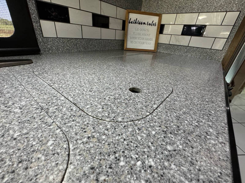 2012 Newmar Dutchstar 4354 ,  450hp, King Bed