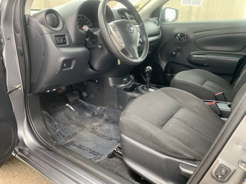 2019 Nissan Versa S Plus