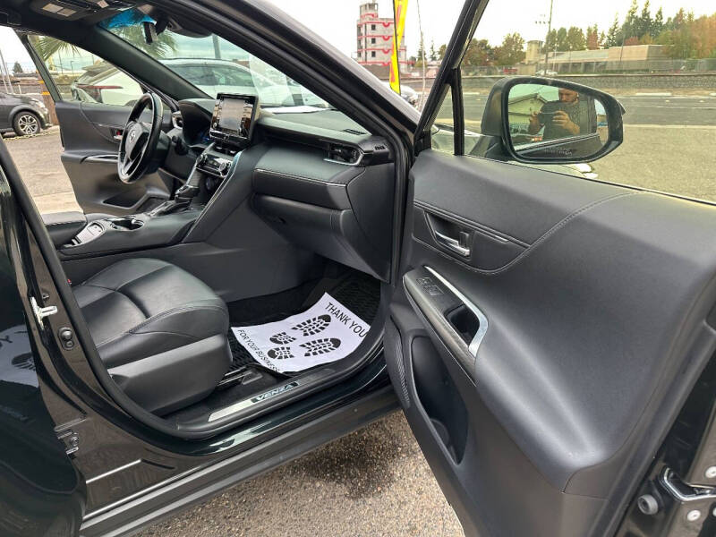 2022 Toyota Venza XLE