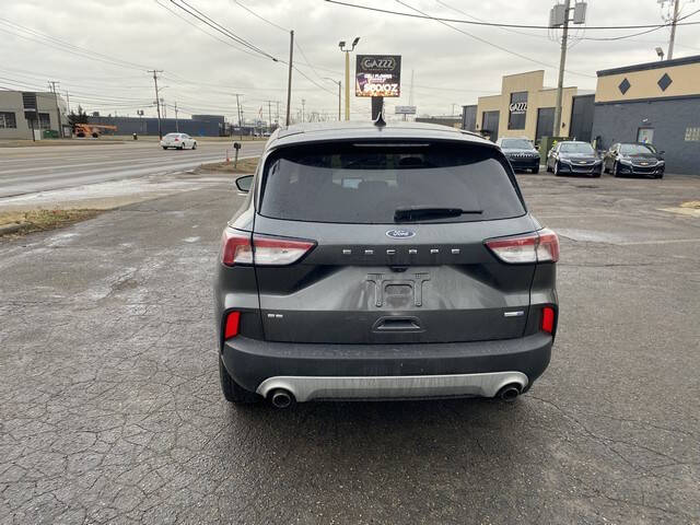 2020 Ford Escape SE