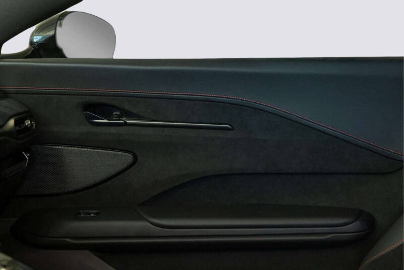 2025 Aston Martin Vantage