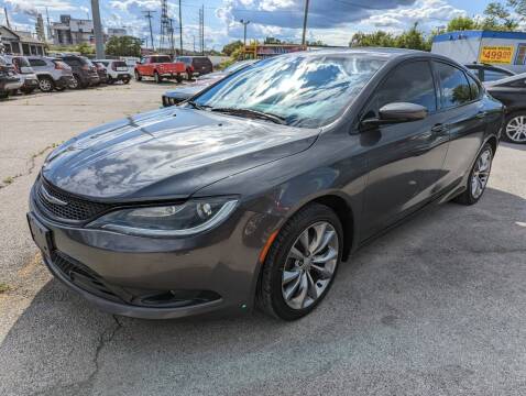 2015 Chrysler 200 for sale at AutoMax Used Cars of Toledo in Oregon OH