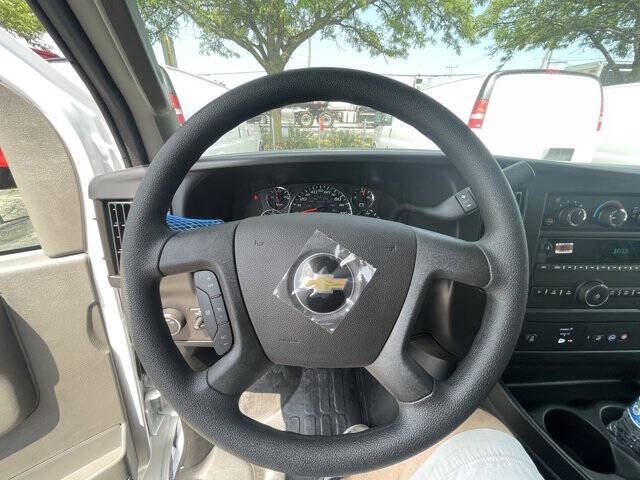 2025 Chevrolet Express 2500