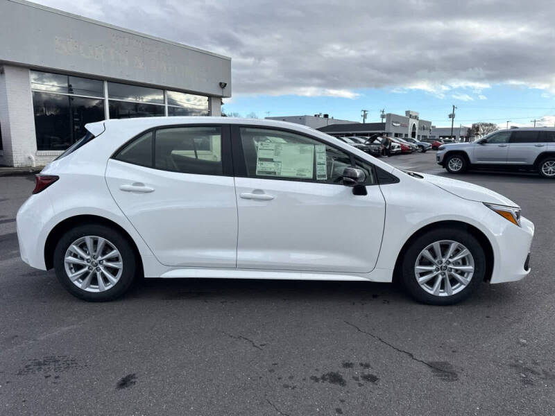 2026 Toyota Corolla Hatchback SE