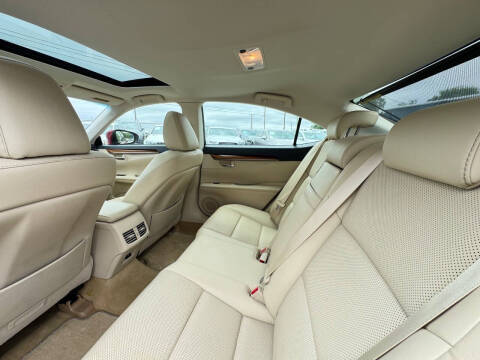 2014 Lexus ES 300h