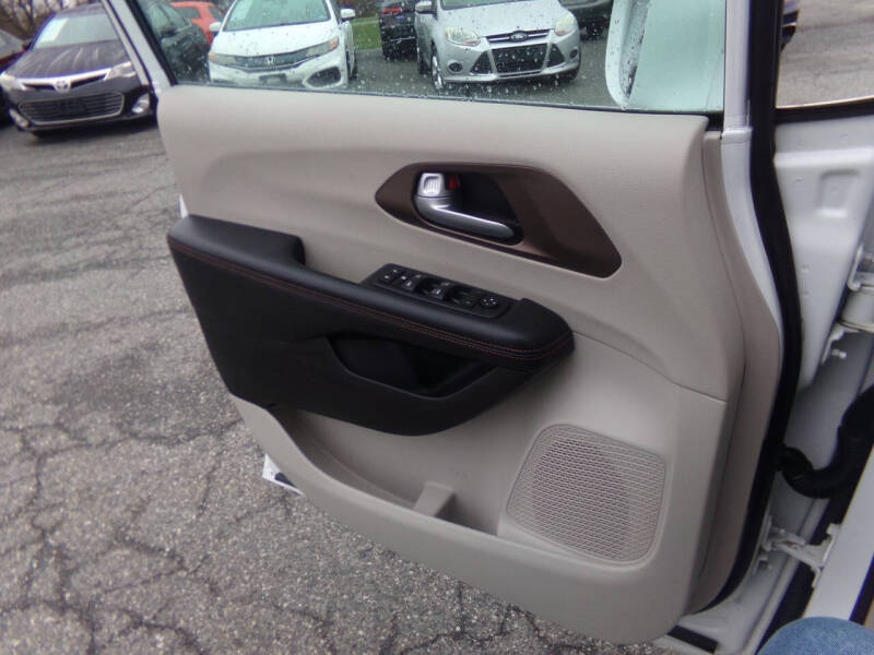 2017 Chrysler Pacifica Touring Plus