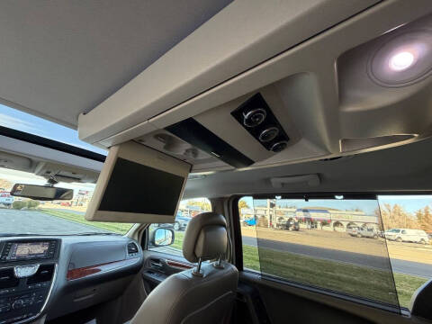 2013 Chrysler Town and Country Touring-L