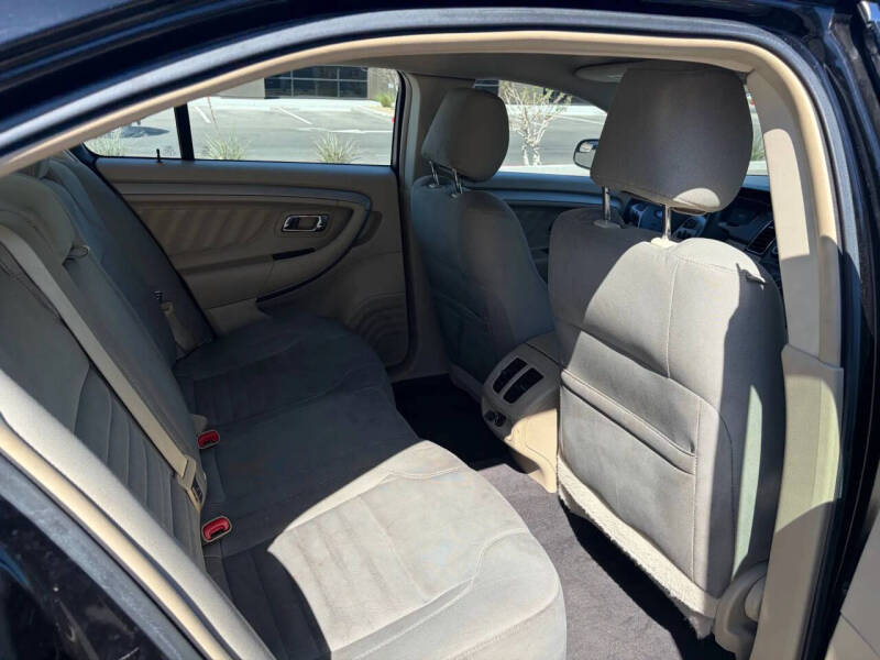 2017 Ford Taurus SE